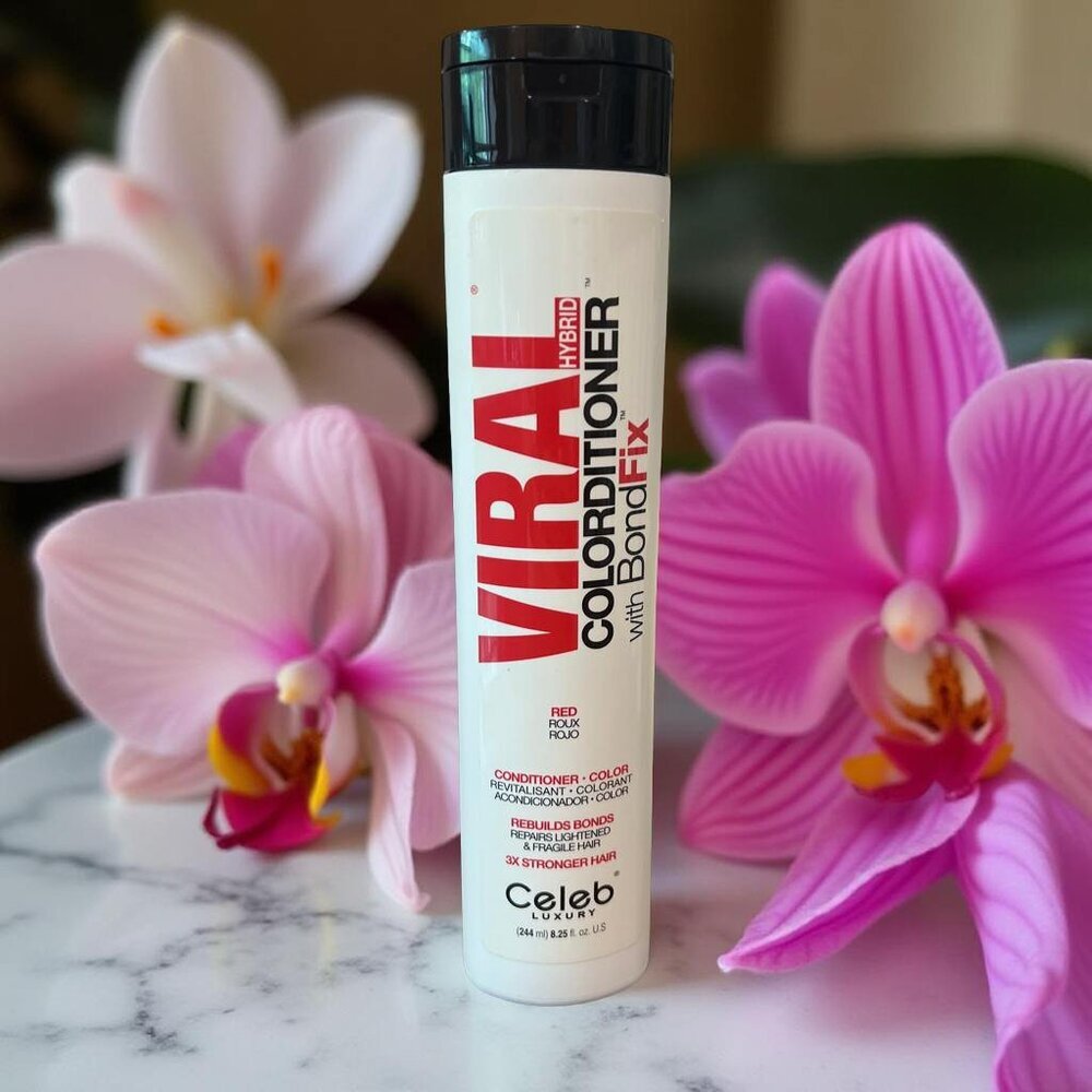 Celeb Luxury Viral Colorditionner with BondFix Red 8.25 oz